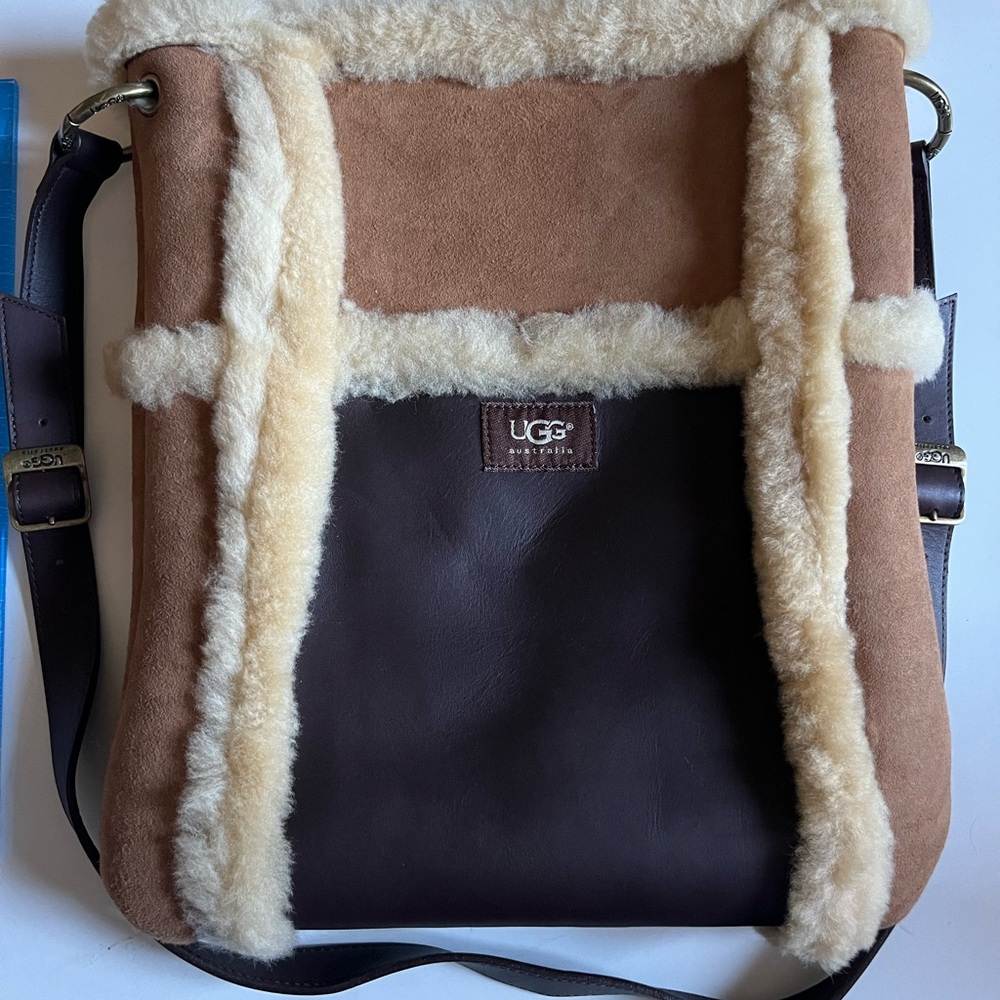 UGG Shearling Tan Suede  Shoulder Bag , Crossbody, Pocket Messenge New